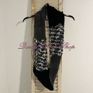 ✨NEW APT. 9 Women's Loop Infinity Scarf Gray Black White One‎ Size Retail $32☃️